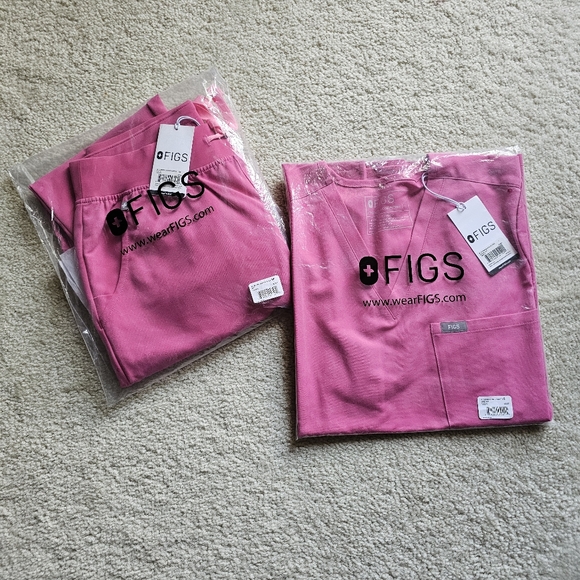 Figs F'ing Pink Scrub Set - Picture 1 of 6
